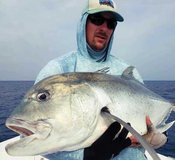 Mit Popper auf GT Giant Trevally